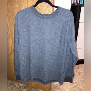 Men’s dark gray long sleeve sweatshirt.